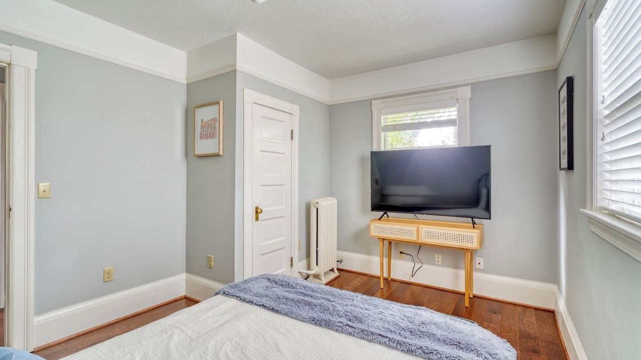 Photo of Bedroom in Alphabet Historic District