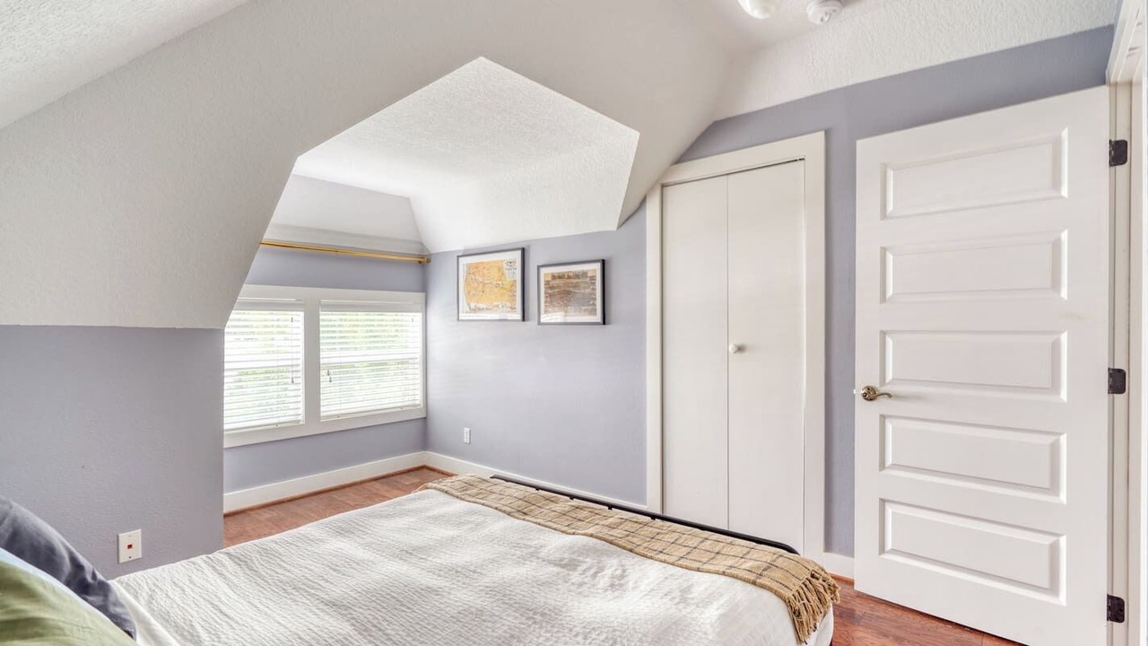 Photo of Bedroom in Alphabet Historic District