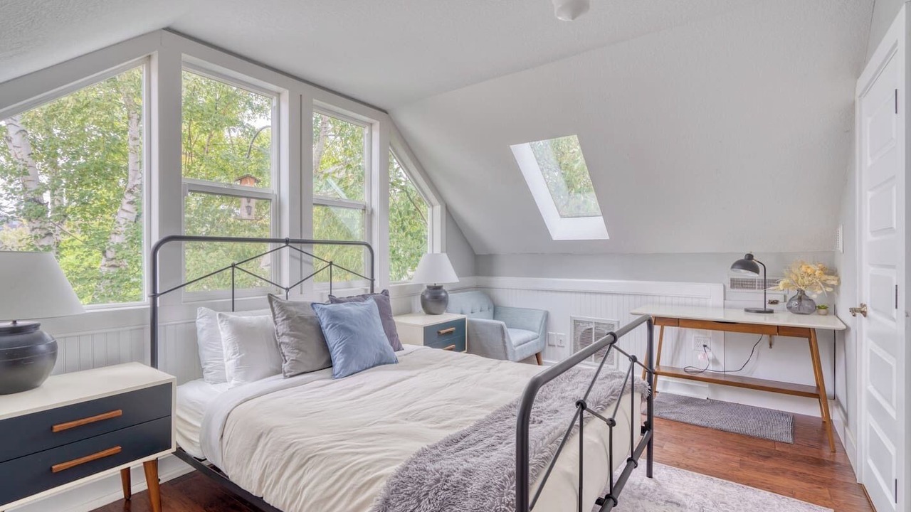 Photo of Bedroom in Alphabet Historic District