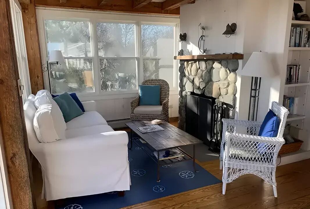Photo of Livingroom in Surfside