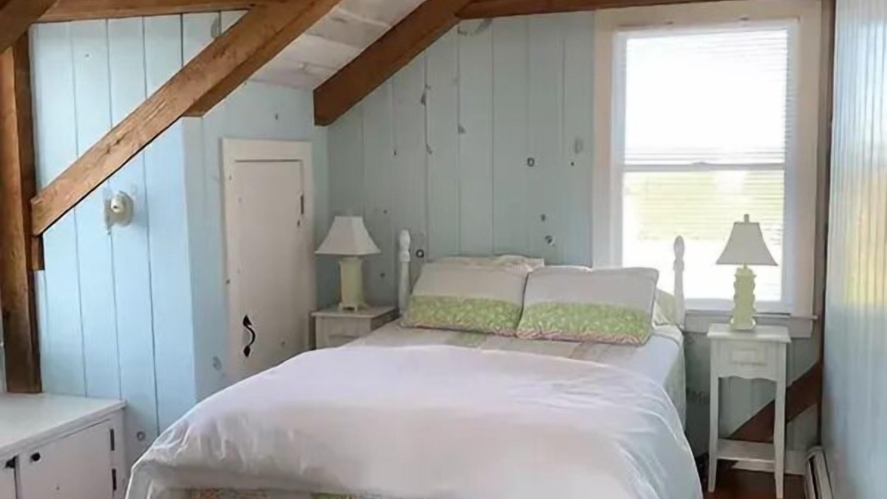 Photo of Bedroom in Surfside