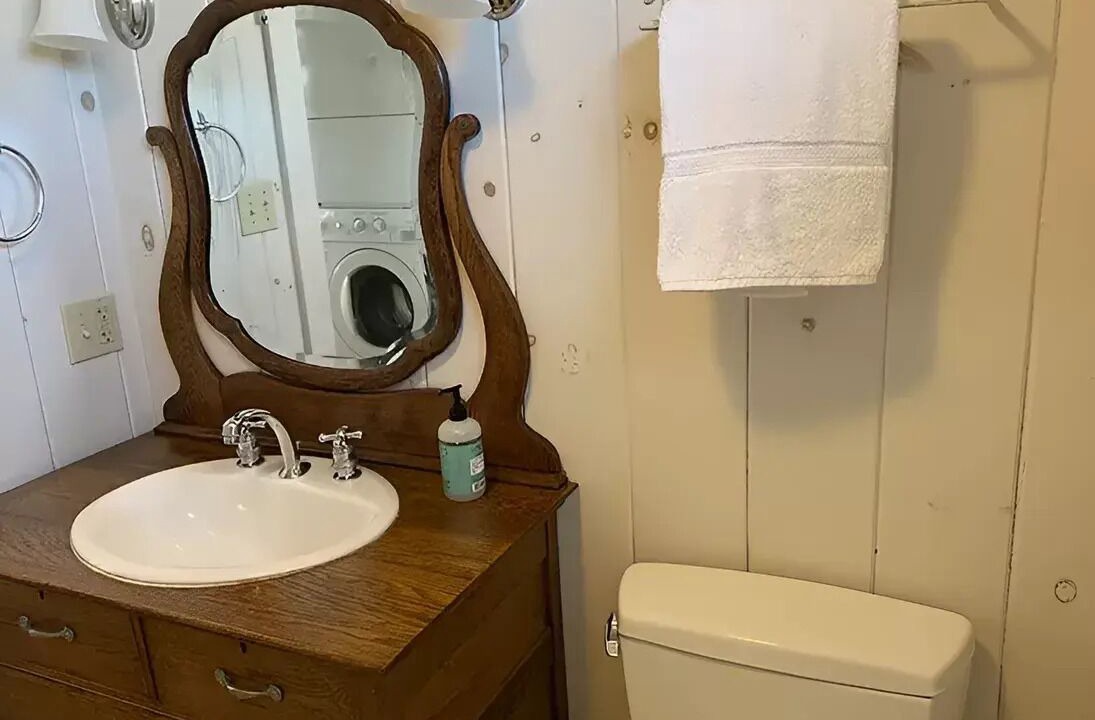 Photo of Bathroom in Surfside