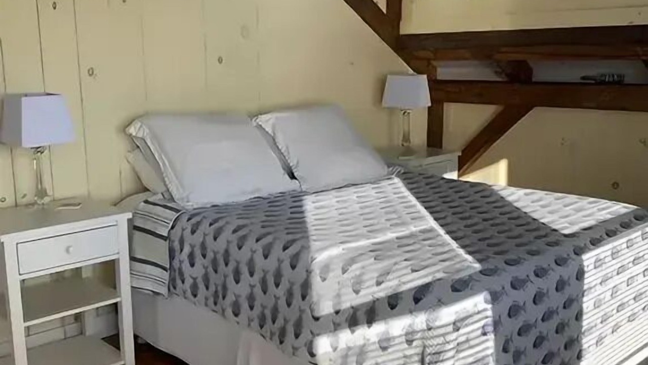 Photo of Bedroom in Surfside