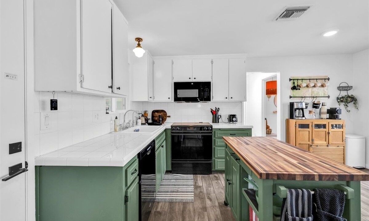 Photo of Kitchen in Morongo Valley