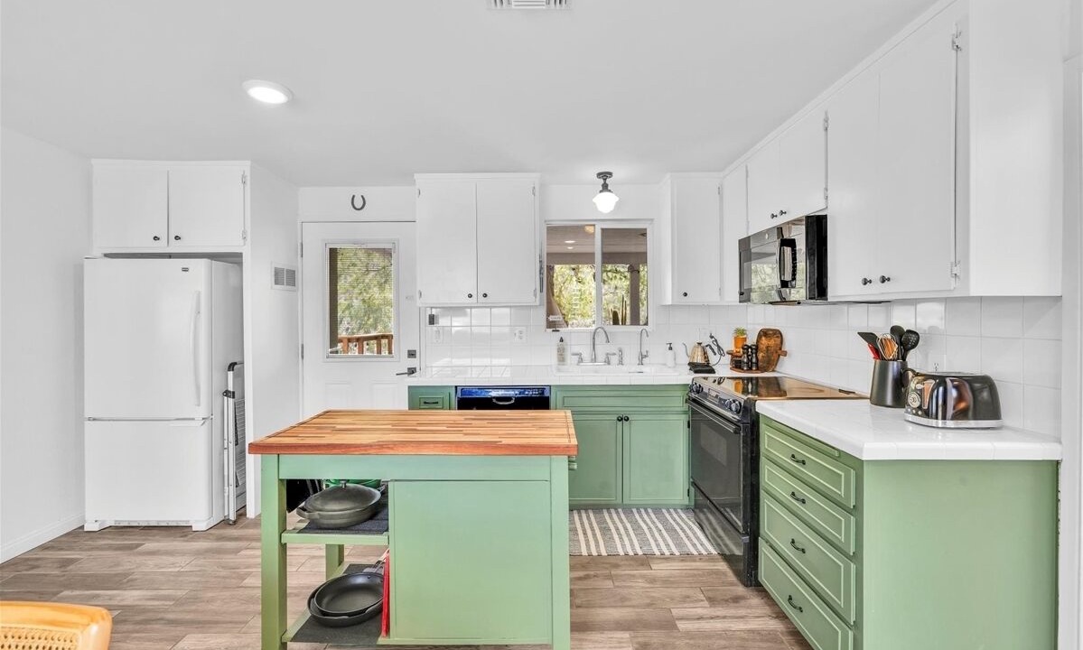 Photo of Kitchen in Morongo Valley