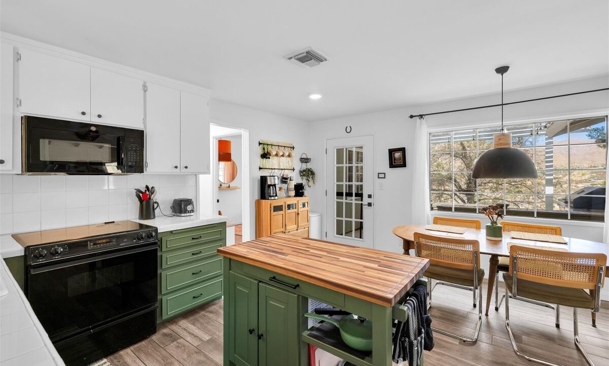 Photo of Kitchen in Morongo Valley