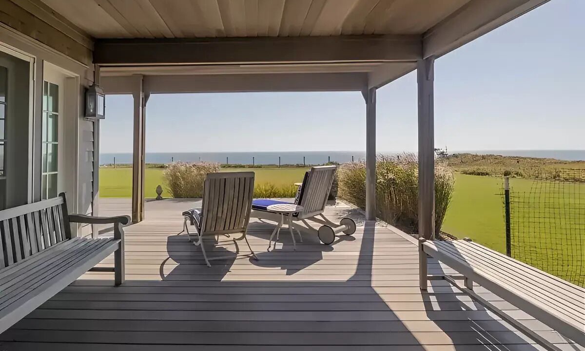 Photo of Patio Balcony in Tom Nevers