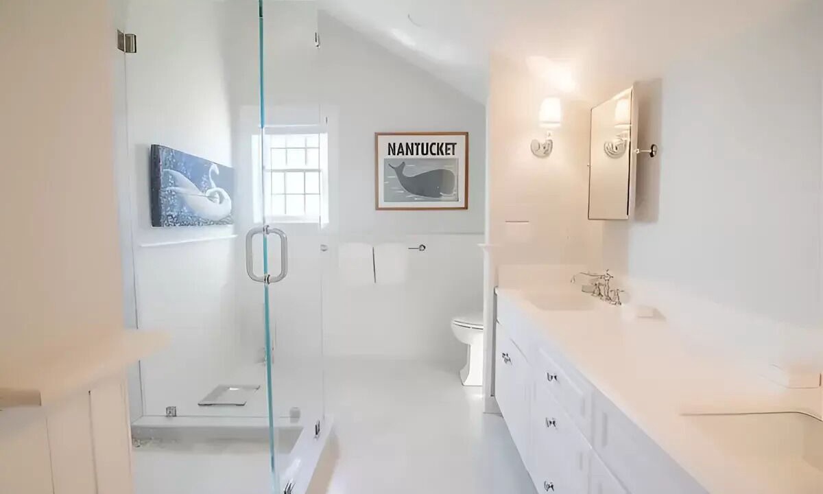 Photo of Bathroom in Tom Nevers
