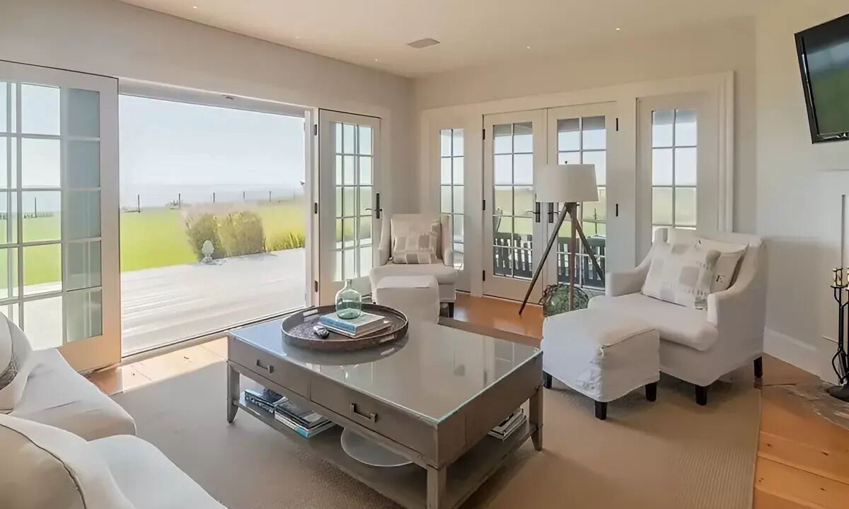 Photo of Livingroom in Tom Nevers