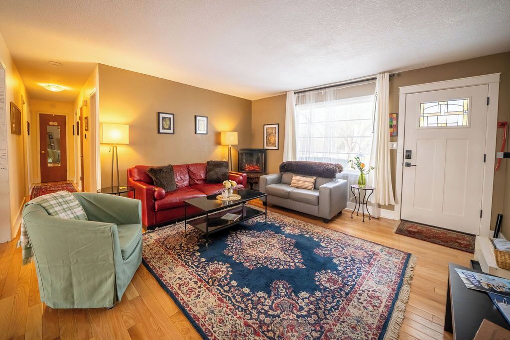 Photo of Livingroom in Lawrence