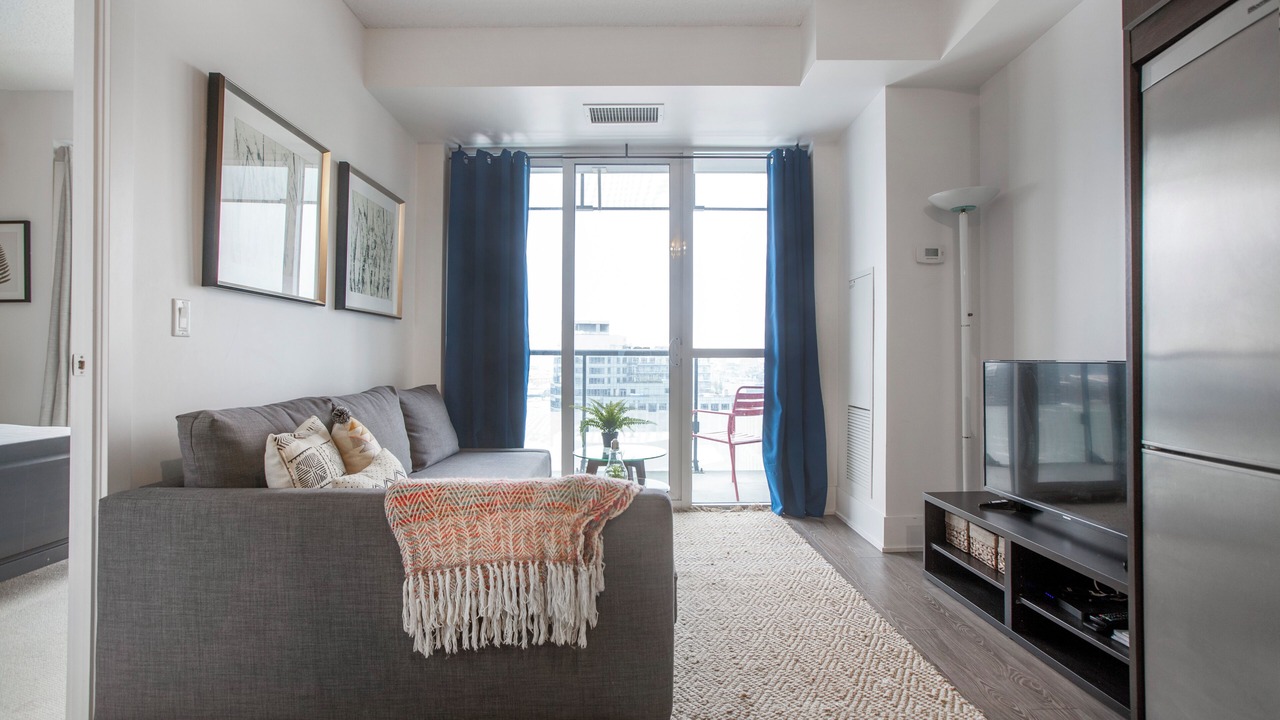 Photo of Livingroom in Toronto Entertainment District