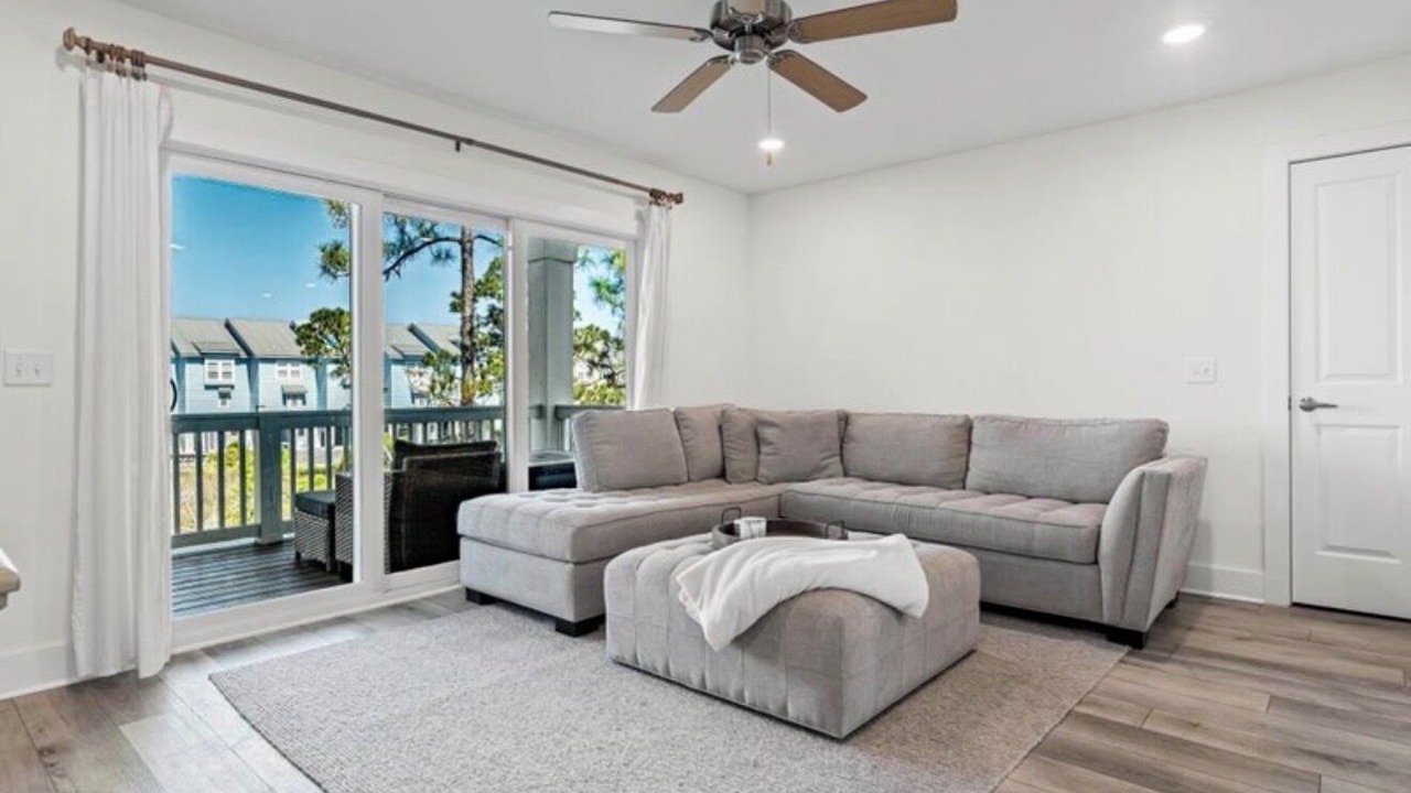 Photo of Livingroom in Ono Island