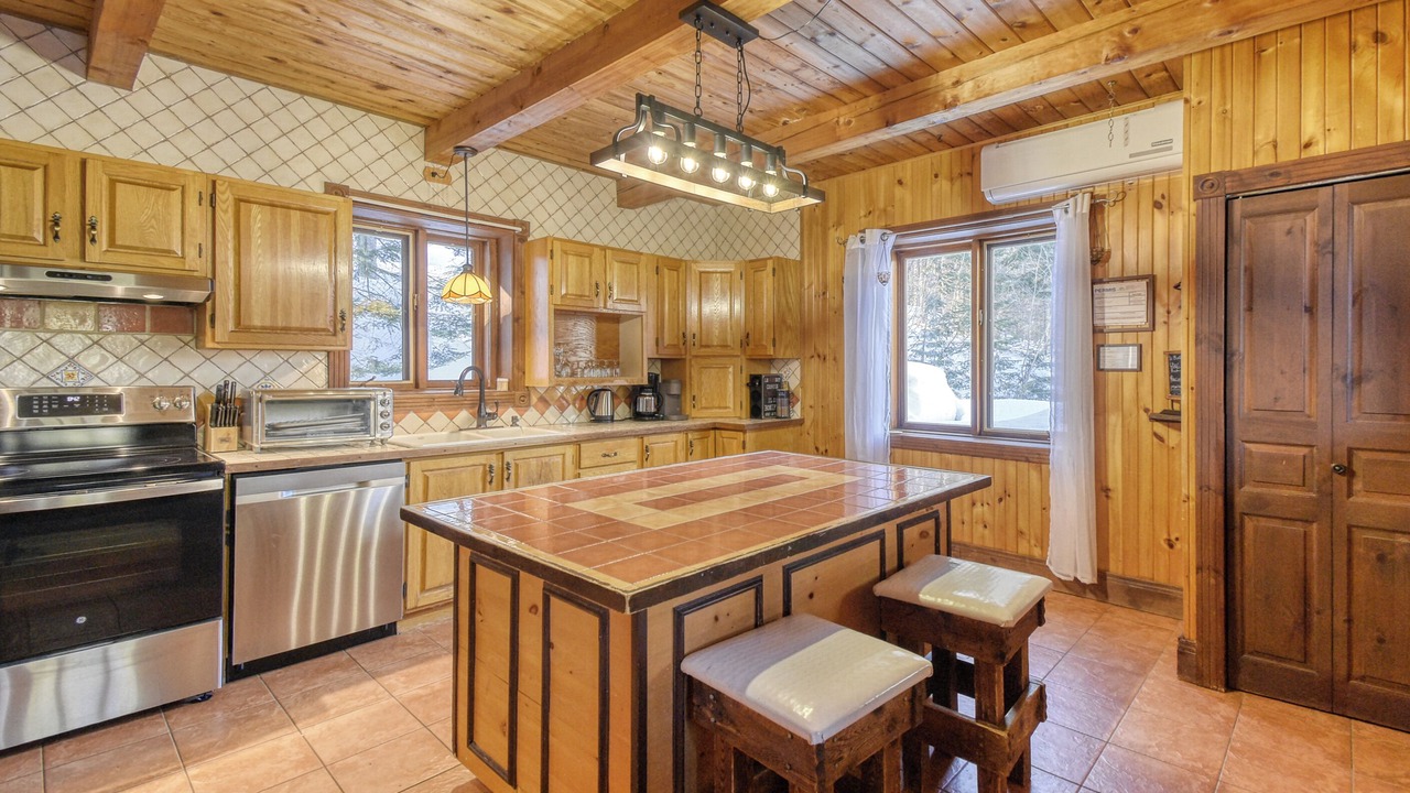 Photo of Kitchen in St-Adolphe-d'Howard