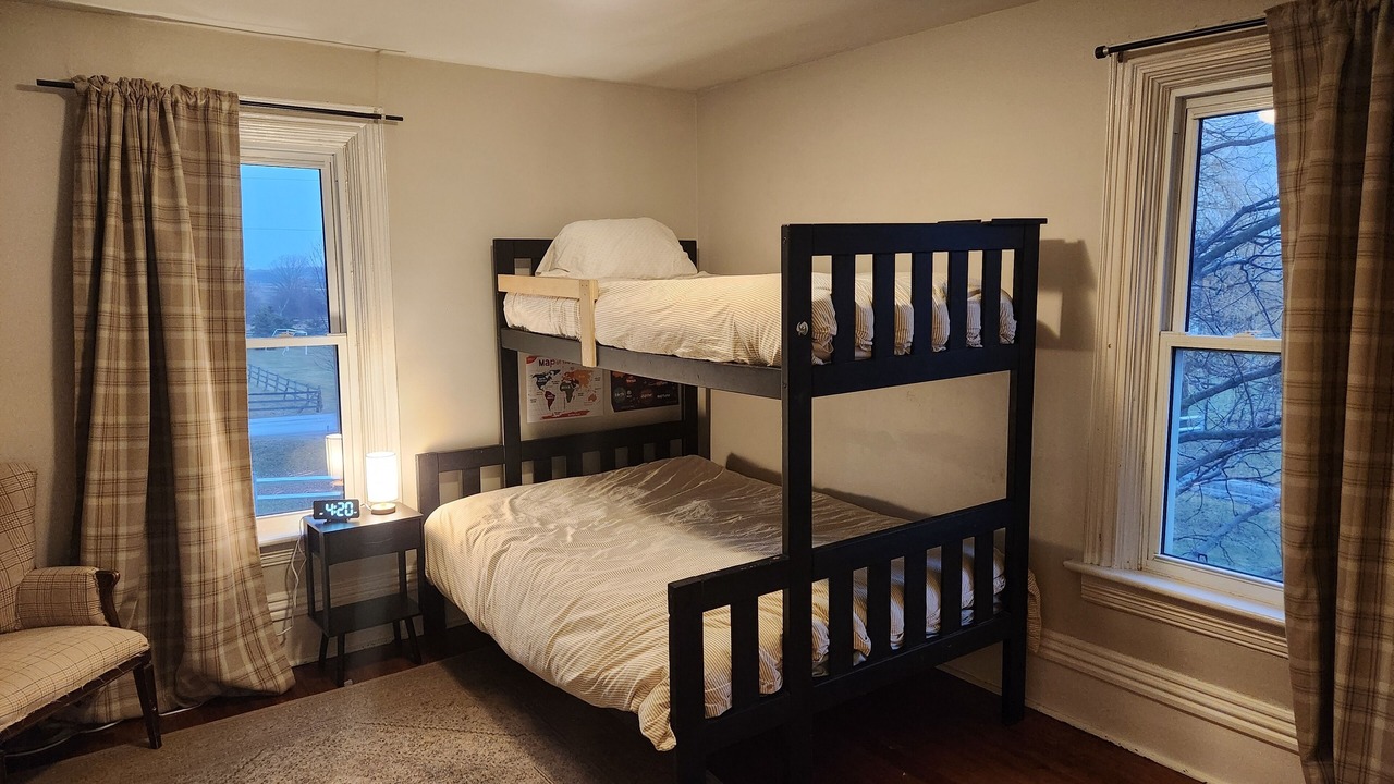 Photo of Bedroom in West Lincoln