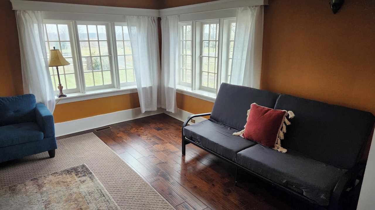 Photo of Livingroom in West Lincoln