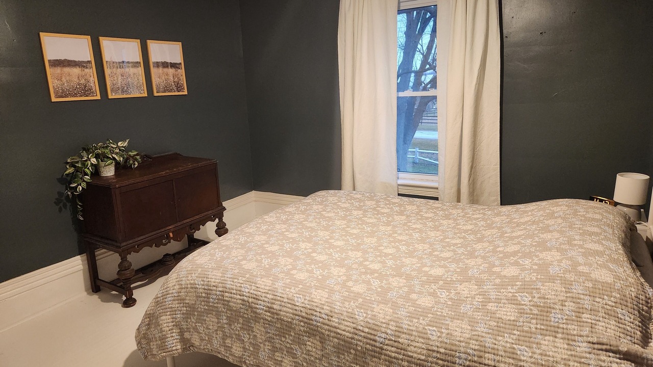 Photo of Bedroom in West Lincoln