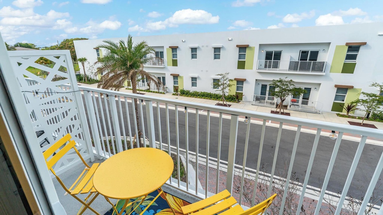 Photo of Outdoor in Hallandale Beach