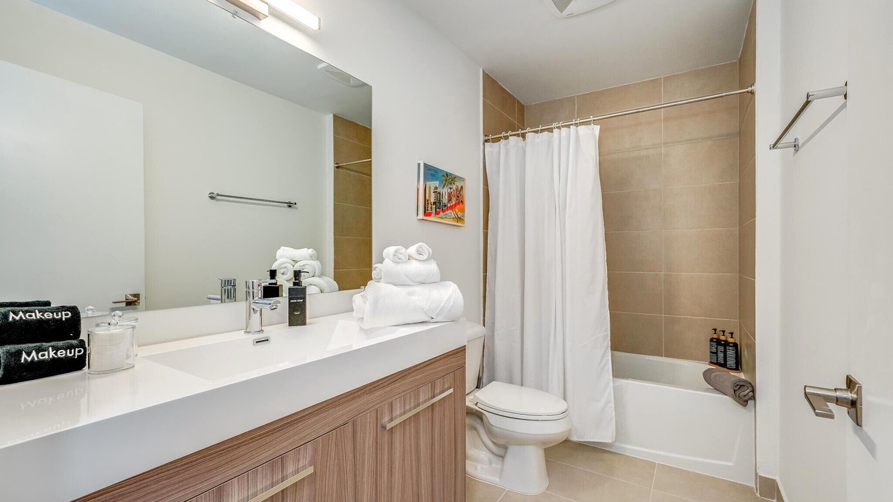 Photo of Bathroom in Hallandale Beach