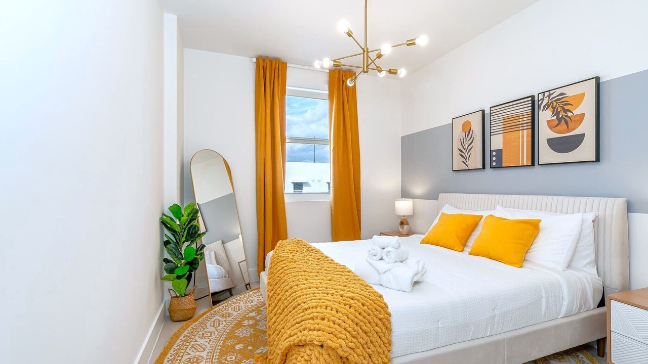 Photo of Bedroom in Hallandale Beach