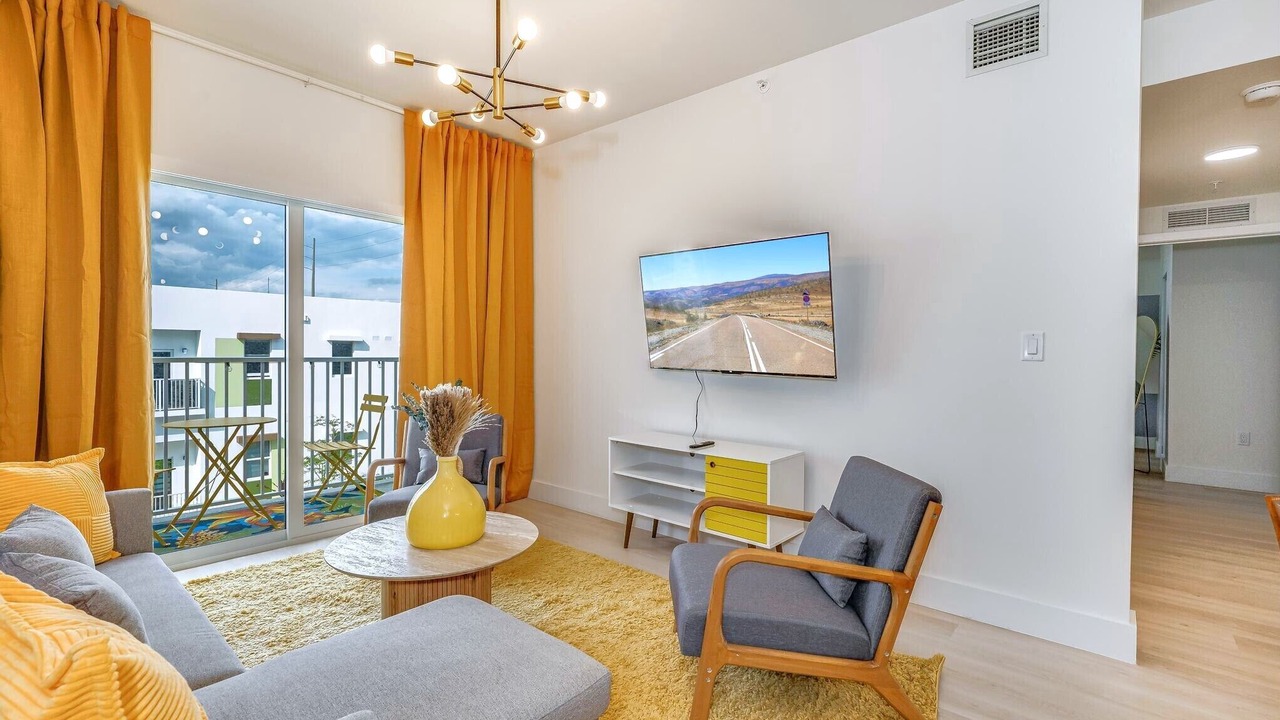 Photo of Livingroom in Hallandale Beach