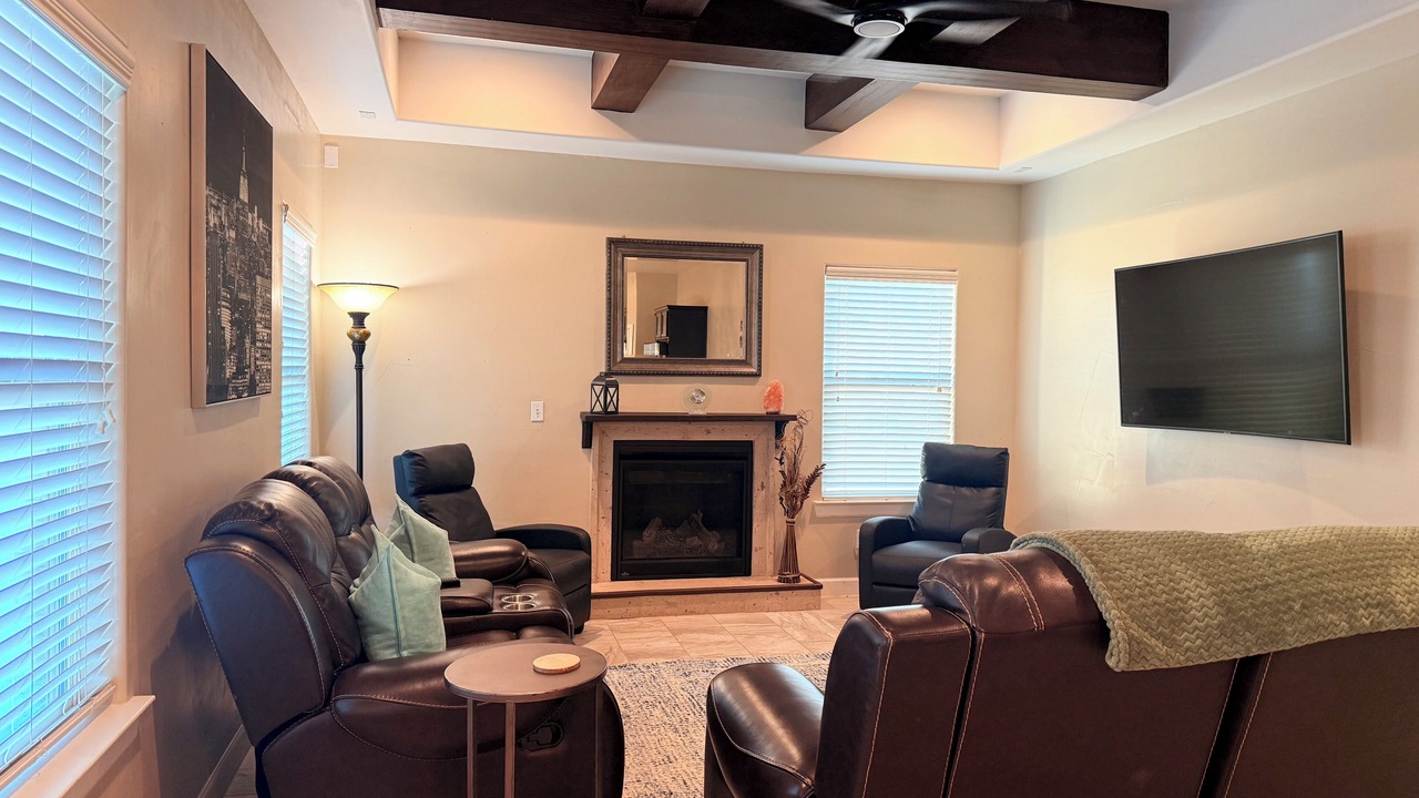 Photo of Livingroom in Biggs Field