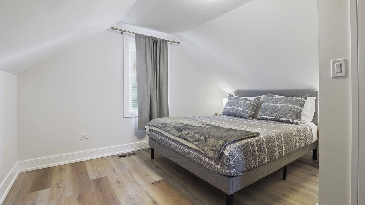 Photo of Bedroom in Oak Lawn