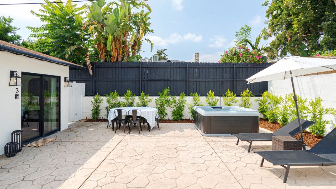 Photo of Patio Balcony in Valley Glen