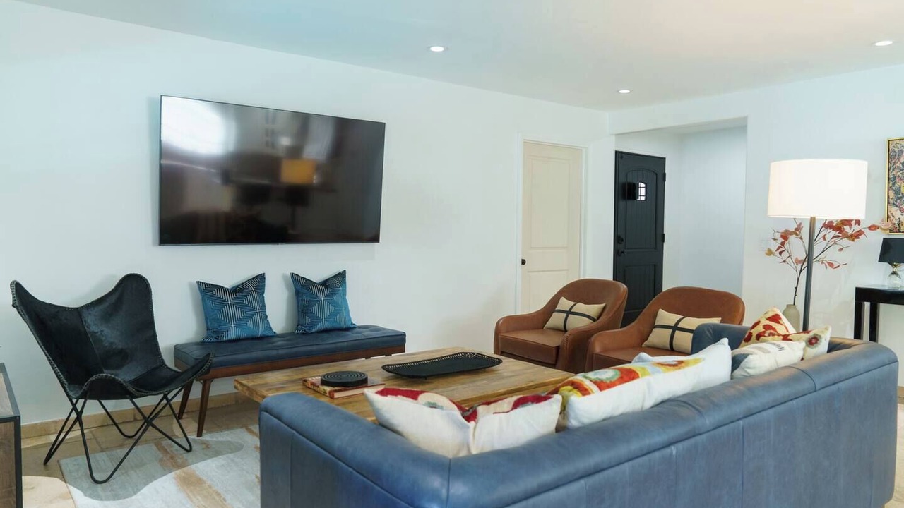Photo of Livingroom in West Hills
