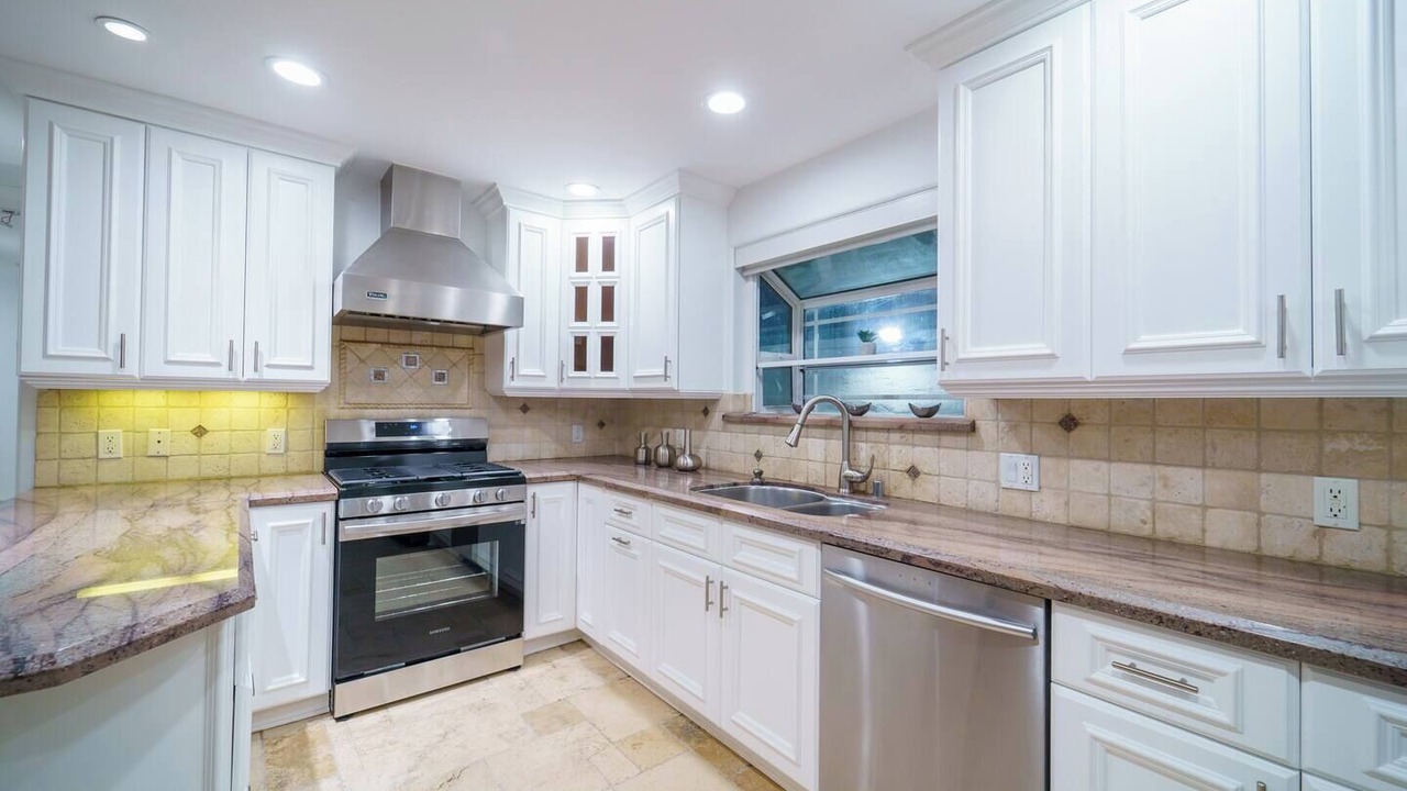 Photo of Kitchen in West Hills