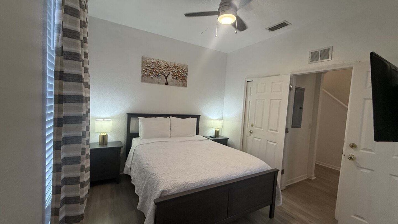 Photo of Bedroom in Regal Palms