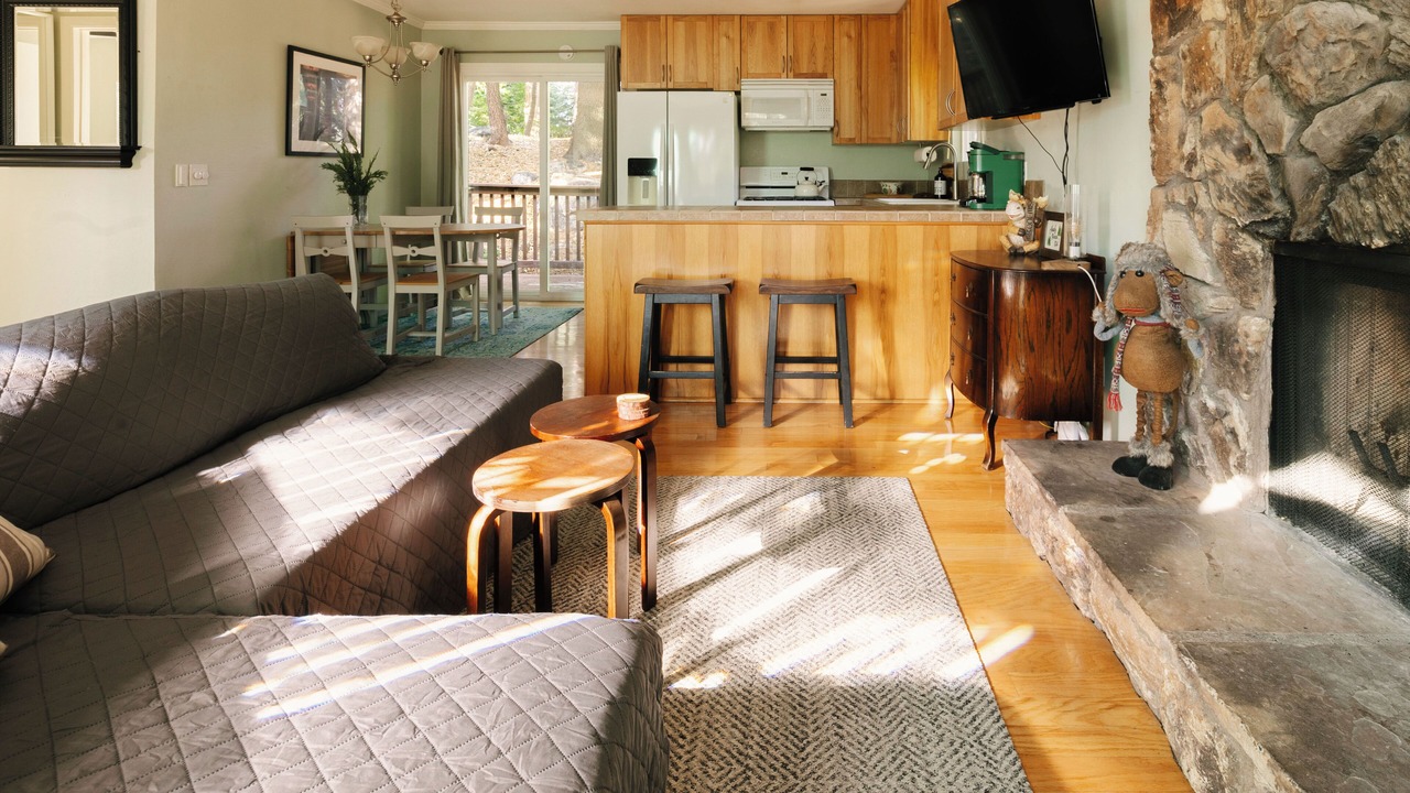Photo of Livingroom in Arrowhead Villas