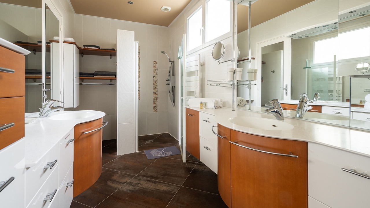 Photo of Bathroom in Vaires-sur-Marne