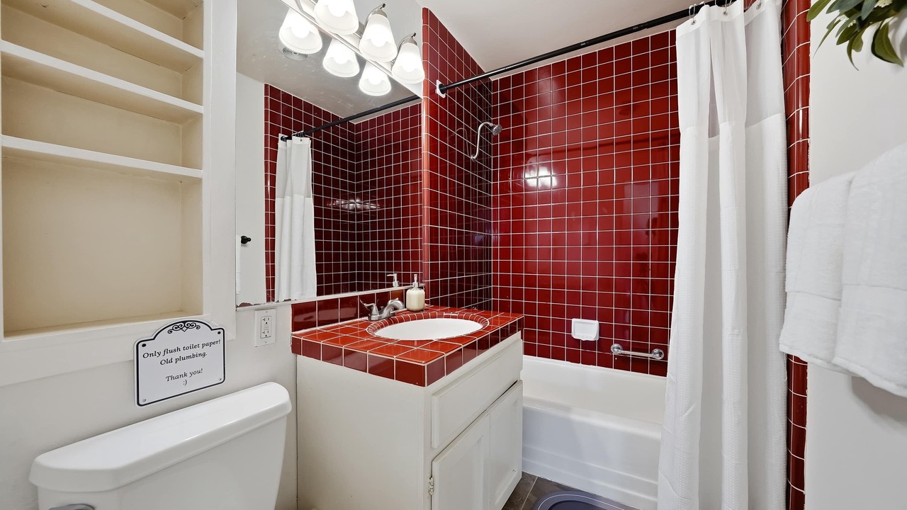 Photo of Bathroom in Lincoln Acres