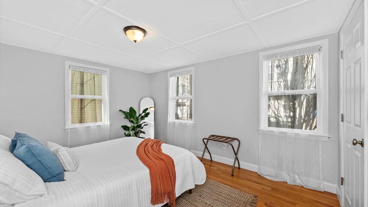 Photo of Bedroom in Thompson Square - Bunker Hill