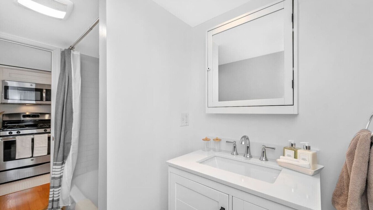 Photo of Kitchen in Thompson Square - Bunker Hill