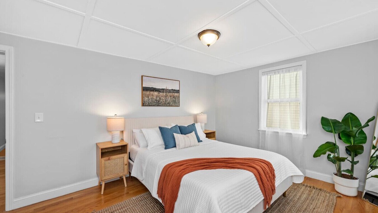 Photo of Bedroom in Thompson Square - Bunker Hill