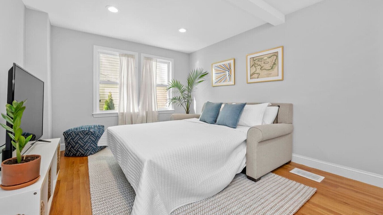 Photo of Bedroom in Thompson Square - Bunker Hill