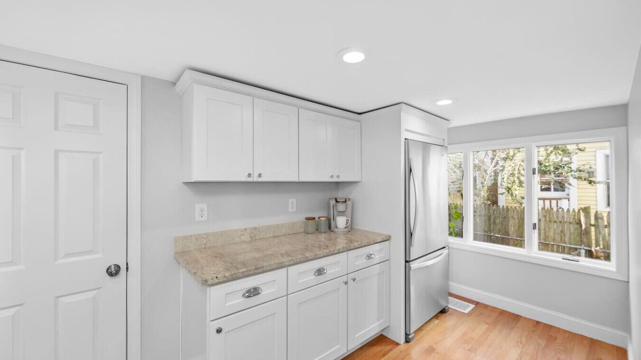 Photo of Others in Thompson Square - Bunker Hill