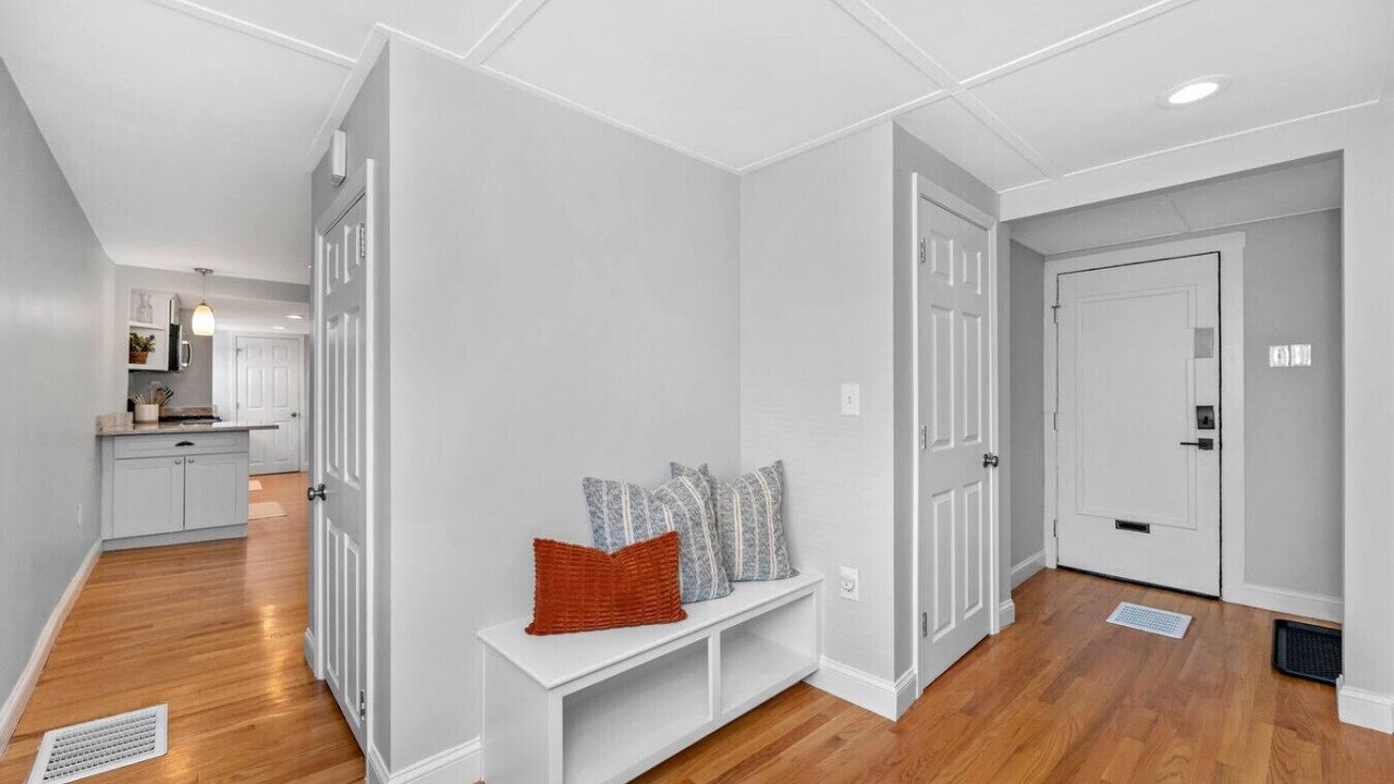 Photo of Others in Thompson Square - Bunker Hill