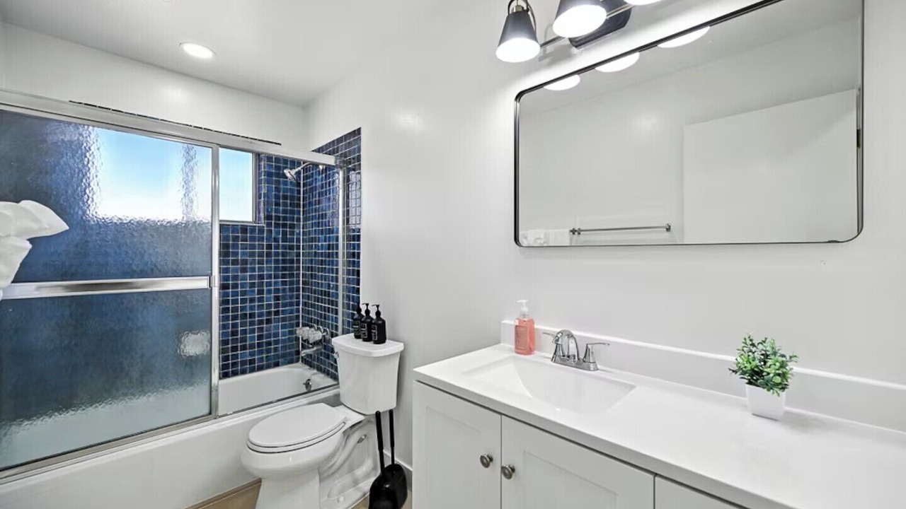 Photo of Bathroom in Newark