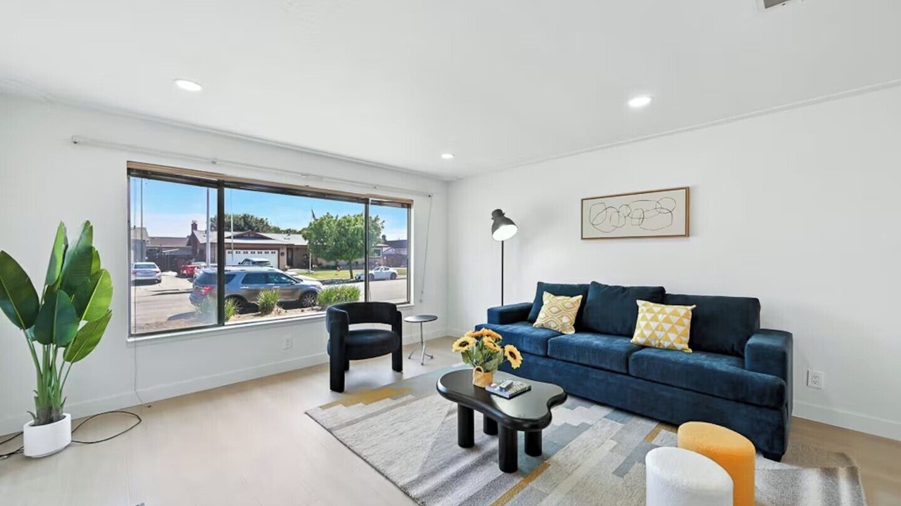 Photo of Livingroom in Newark