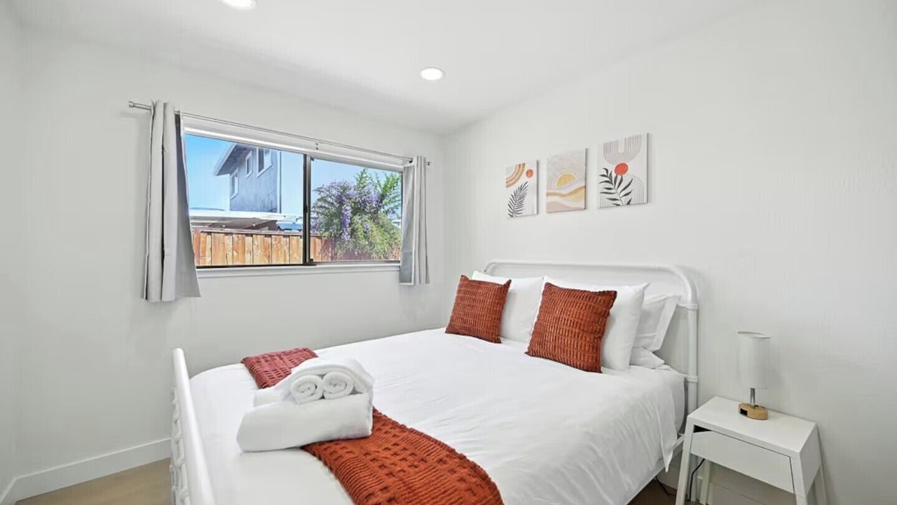 Photo of Bedroom in Newark