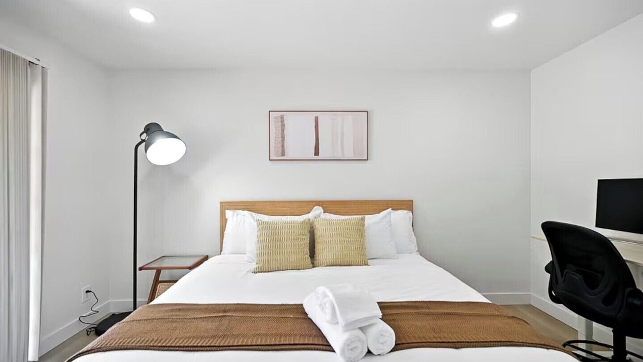 Photo of Bedroom in Newark