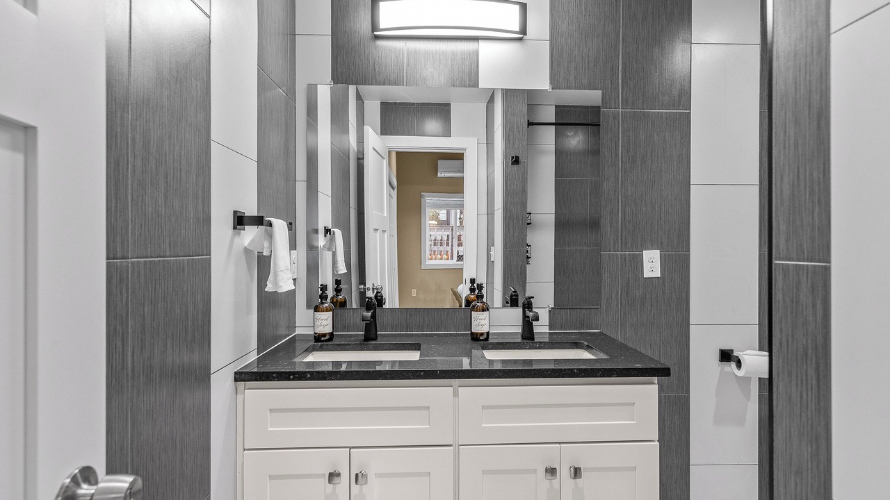 Photo of Bathroom in Squire Park