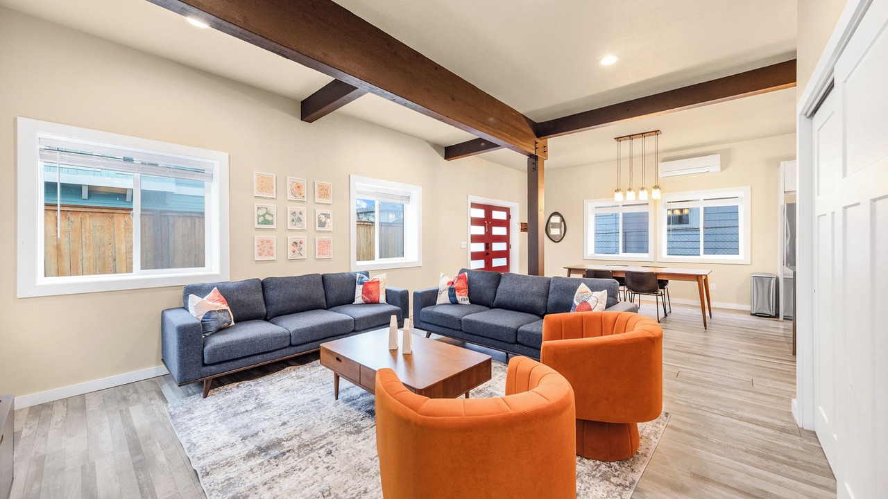 Photo of Livingroom in Squire Park