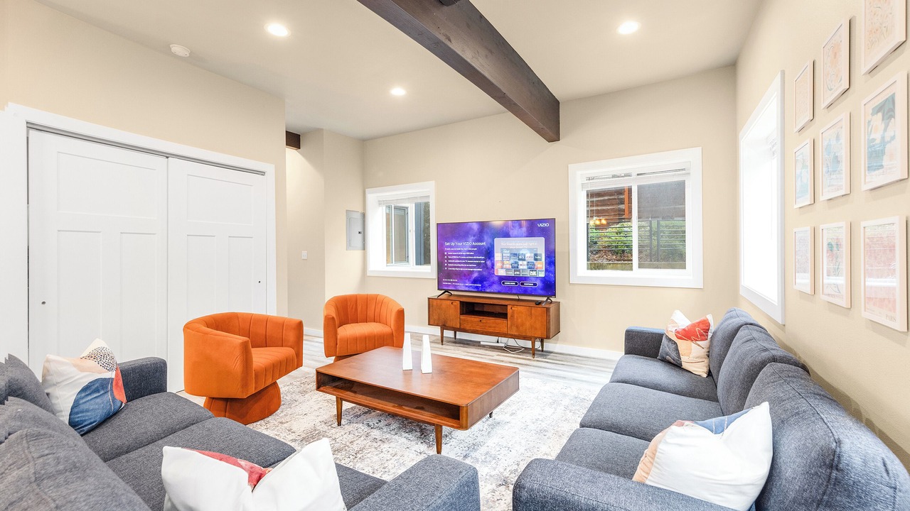 Photo of Livingroom in Squire Park