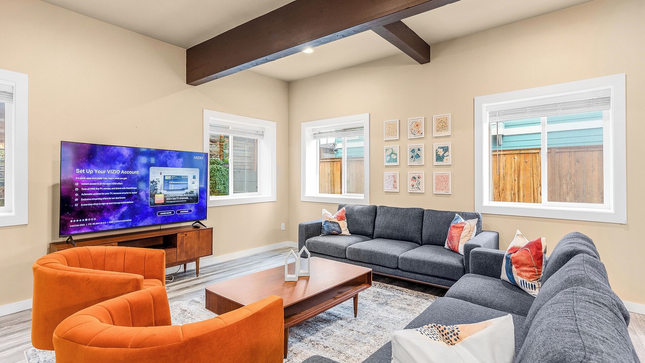 Photo of Livingroom in Squire Park