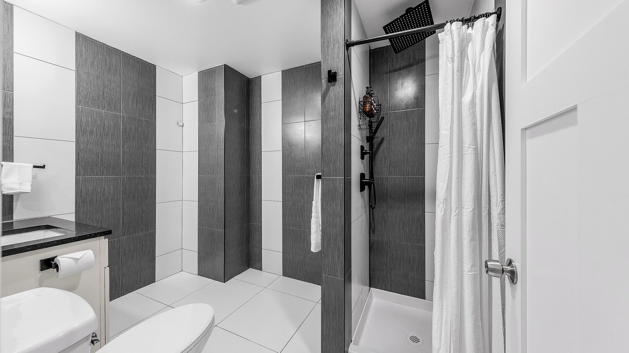 Photo of Bathroom in Squire Park