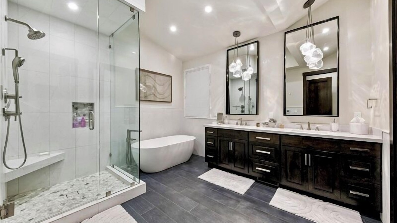 Photo of Bathroom in Al Tahoe