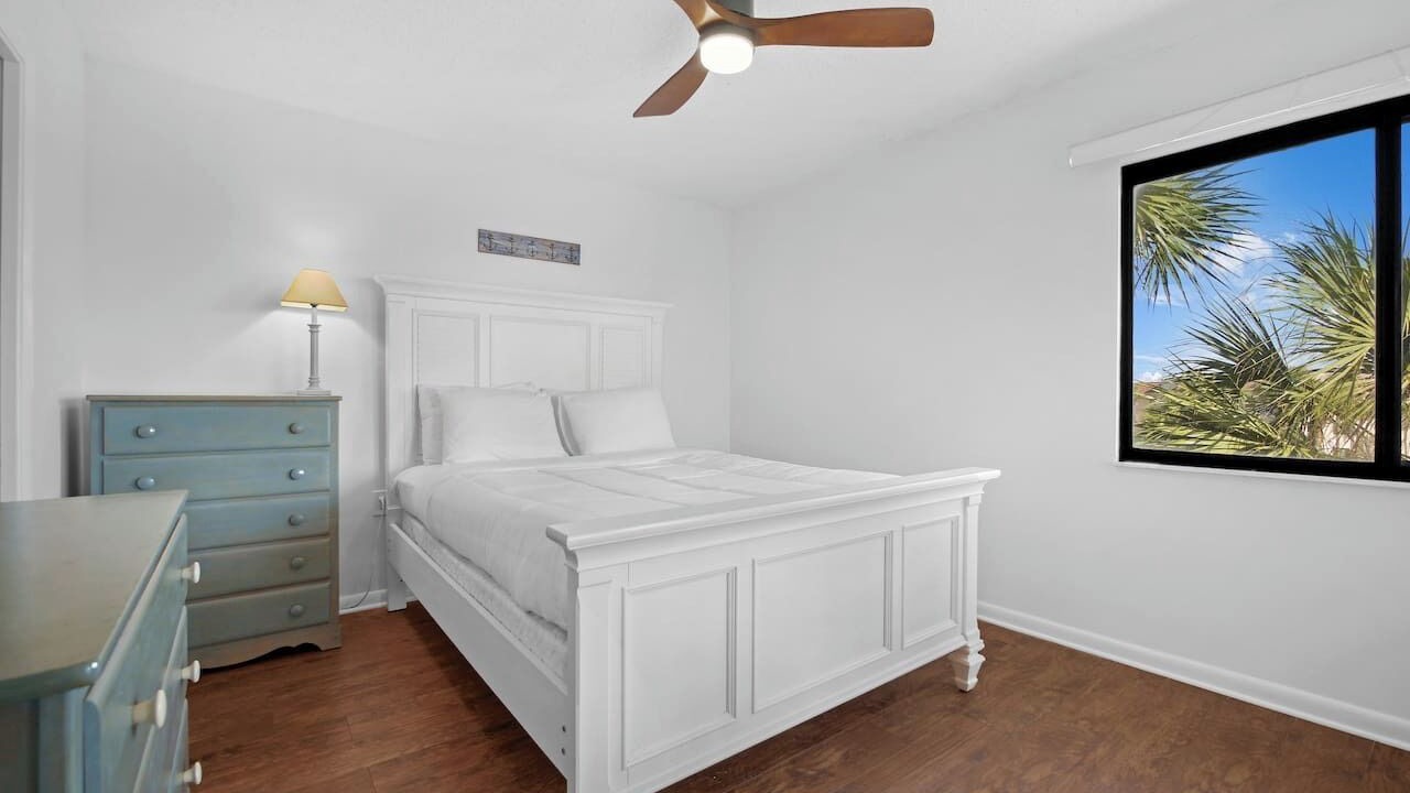 Photo of Bedroom in Butler Beach